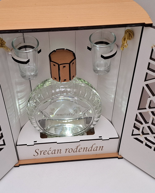 Drveni mini bar 